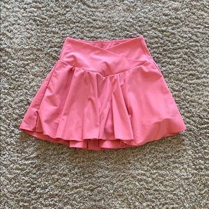 Elegant Halara Pink Women's Golf or Tennis Skirt. Size Small.